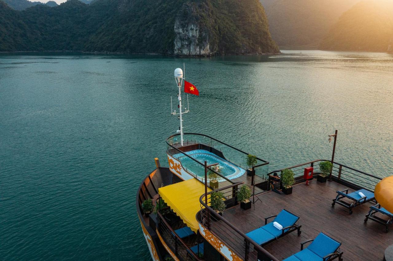 Nostalgia Halong Cruise Hotel Hạ Long Ngoại thất bức ảnh