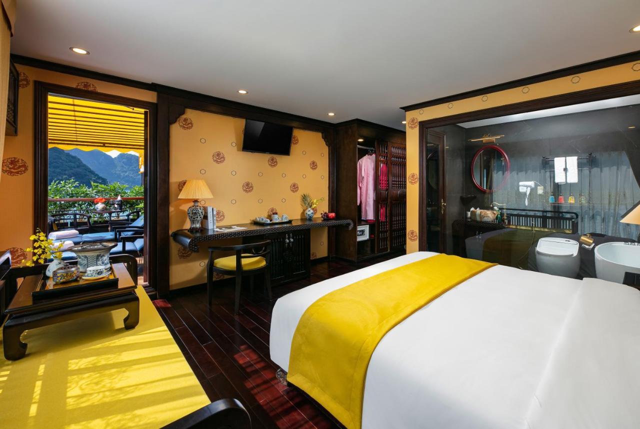 Nostalgia Halong Cruise Hotel Hạ Long Ngoại thất bức ảnh