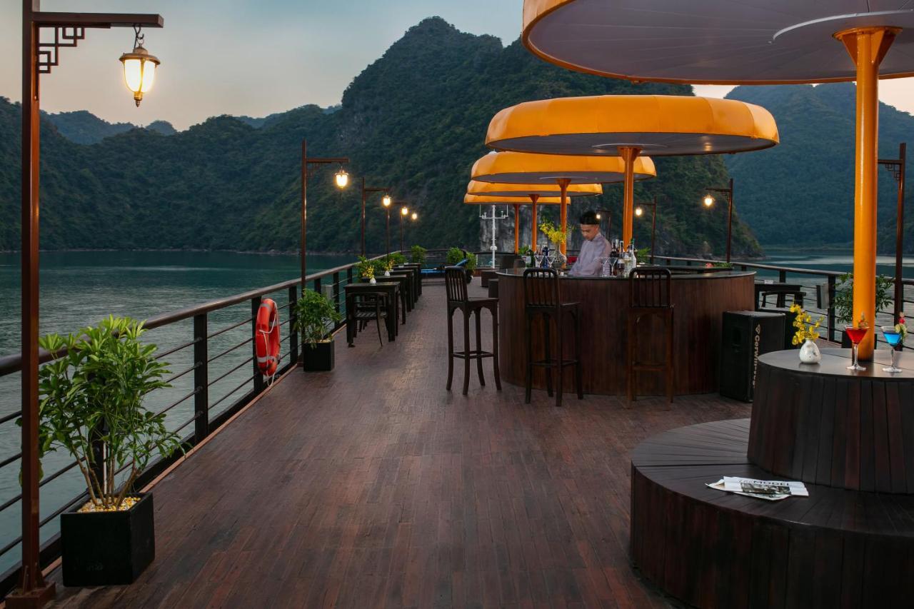 Nostalgia Halong Cruise Hotel Hạ Long Ngoại thất bức ảnh