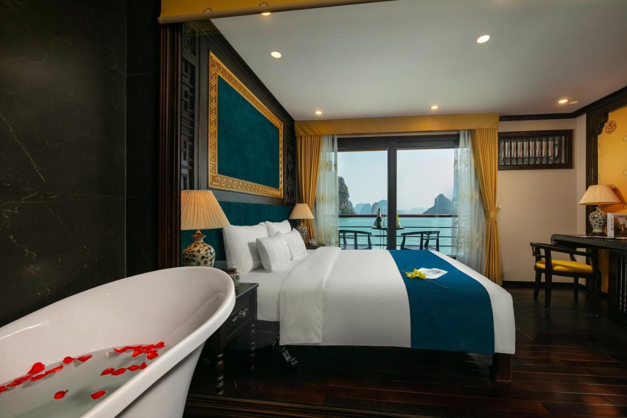Nostalgia Halong Cruise Hotel Hạ Long Ngoại thất bức ảnh