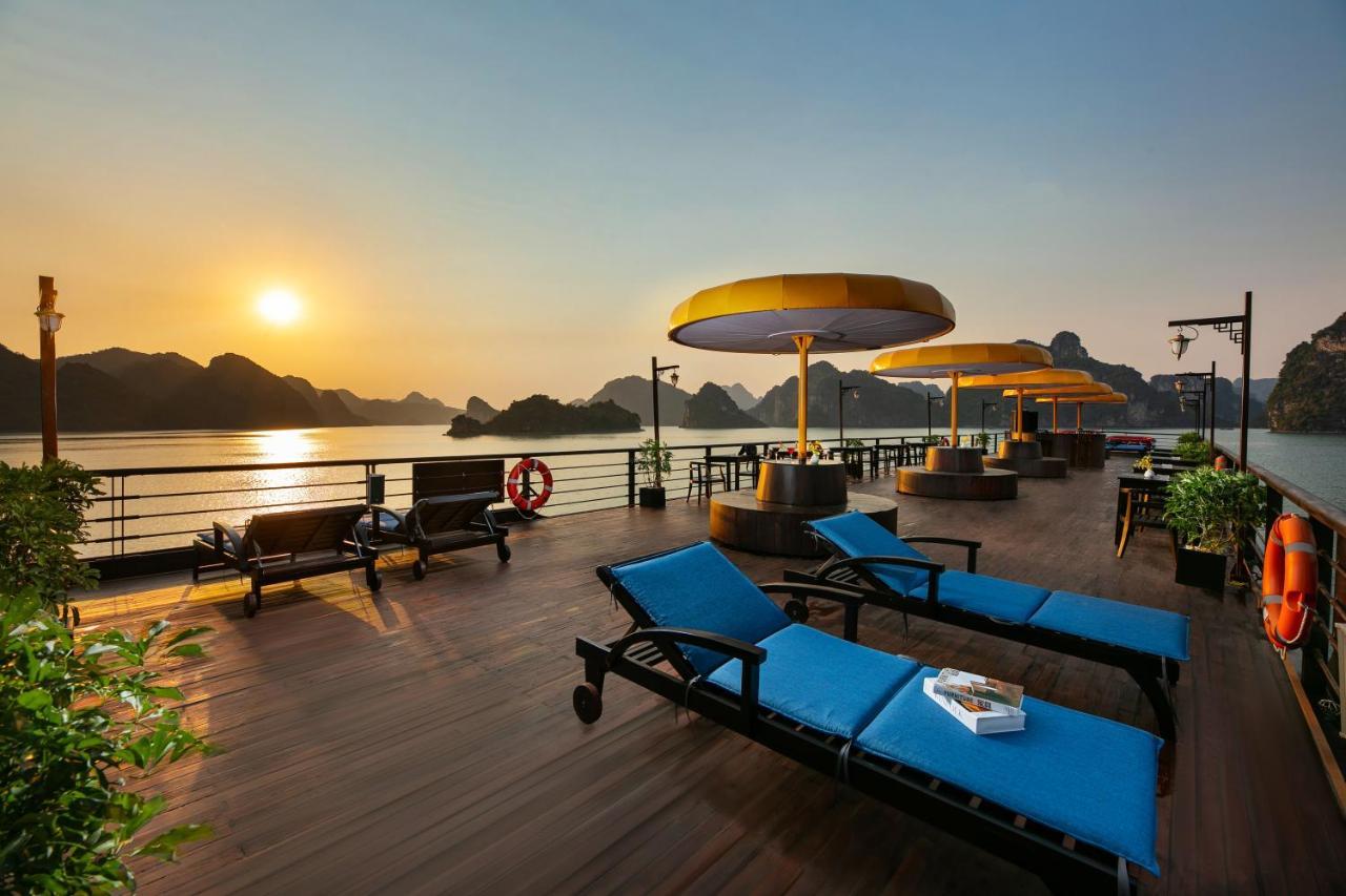 Nostalgia Halong Cruise Hotel Hạ Long Ngoại thất bức ảnh
